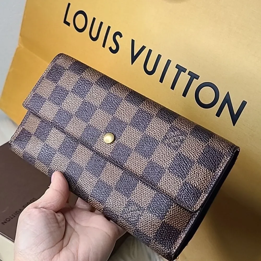 💯 Authentic Louis vuitton DE Long Wallet 🍀